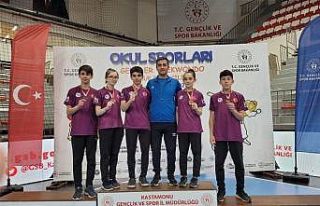 Gençler taekwondoda finalde