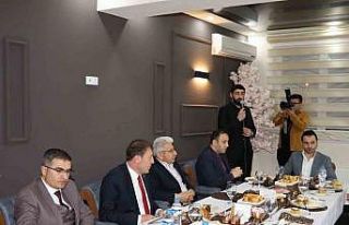 Gür kardeşler iftar yemeğinde ilçe protokolü...