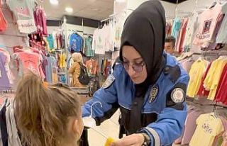 Hakkari polisi ihtiyaç sahibi çocukları giydirdi