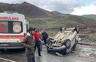 Hakkari’de trafik kazası: 1’i ağır 5 yaralı