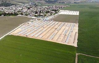 Hatay’da konteyner kentlerin kurulumu devam ediyor