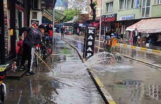 Iğdır’da vatandaşlar yağmura hazırlıksız...