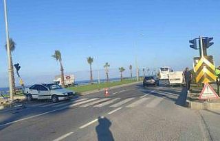 İki otomobil çarpıştı: 3 yaralı