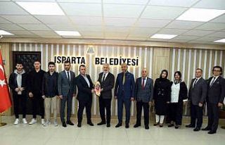 Isparta Belediye Başkanı Şükrü Başdeğirmen:...