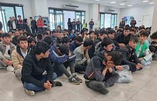 İstanbul’dan 138 düzensiz Afgan göçmen ülkelerine...