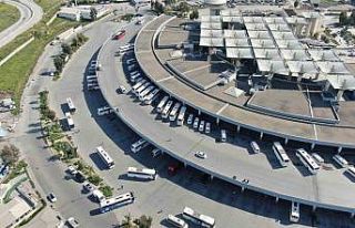 İzmir Otogarı bu bayram öncesi sakin