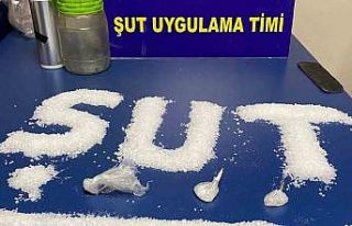 İzmir’de ’ŞUT’ timinden uyuşturucu tacirlerine...