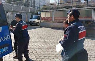 Jandarma 22 ilde emeklileri 8 milyon lira dolandıran...