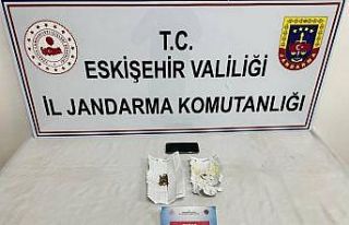 Jandarma ekipleri şüpheli araçta uyuşturucu ele...