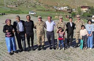 Jandarmadan şehit yakınları ve gazilere bayram...