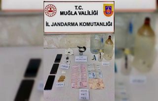 Jandarma’dan uyuşturucu satıcılarına suçüstü
