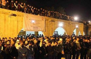 Kadir Gecesinde Balıklıgöl doldu taştı