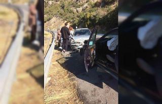 Kafa kafaya çarpıştılar: 2 yaralı