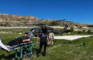 Kalp krizi geçiren vatandaş, askeri helikopterle...