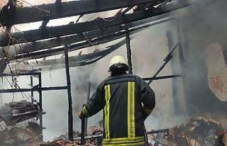 Karaman’da fırına ait depoda çıkan yangın büyümeden...