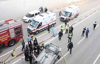 Karaman’da hafif ticari araç alt geçide düştü:...