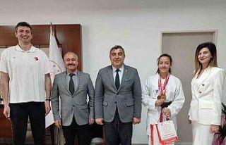 Karate bölge üçüncüsünden Müdür Sünnetci’ye...