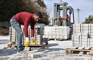 Karesi Belediyesi’nden 468 bin metrekare parke taşı