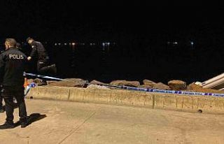 Kartal’da denizde kaybolan kişiyi arama çalışmaları...