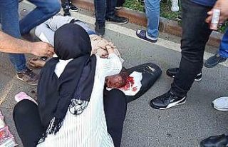 Kaza yerinde doktorun kalp masajıyla hayata döndü,...