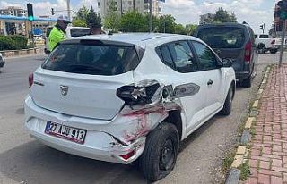 Kilis’te freni patlayan kamyon 3 araca çarparak...