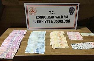 Kıraathanede kumar oynarken yakalandılar