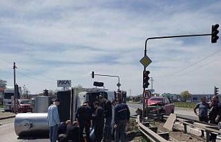 Kırmızı ışık ihlalinin getirdiği kaza kamerada