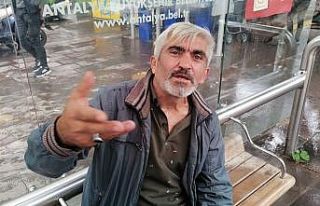 Kırmızı ışıkta direksiyon başındı sızdı,...