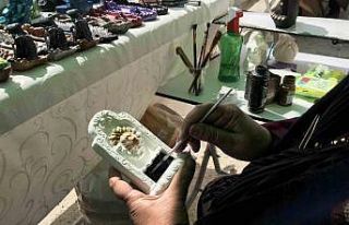 Kızının malzemelerini hobi olarak kullanıp meslek...