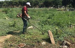 Koçarlı’da mezarlık ve camiler bayrama hazırlanıyor