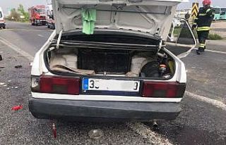 Kontrolden çıkan otomobil refüje çarptı: 1 ölü,...