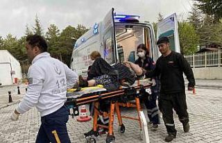 Konya’da motosiklet ile hafif ticari araç çarpıştı:...