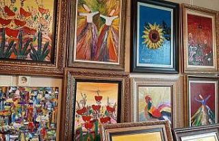 Köydeki evinden Avrupa’ya sanatı satıyor