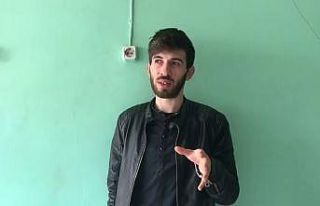 Köye giderken yol ortasında ayıyı cep telefonu...