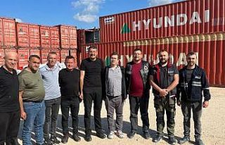 Maden işçileriyle bayramlaştı