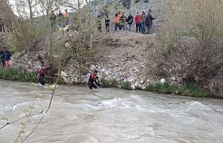 Malatya’da çaya düşen 8 yaşındaki kız hayatını...