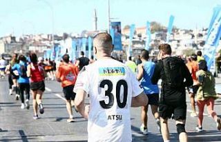 Maratonda Christian Atsu’nun formasıyla koştu
