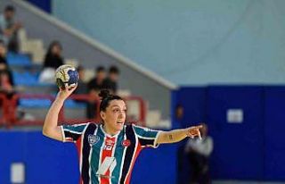 ’Mavi Kelebekler’ galibiyetle bitirdi