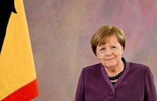 Merkel’e Almanya’nın en yüksek liyakat nişanı...