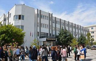 Mersin Büyükşehir Belediyesi öğrencileri üniversiteye...