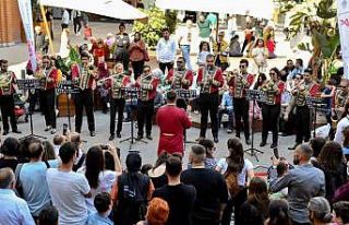 Mersin’de 23 Nisan’a özel ’Çocuk Şarkıları’...