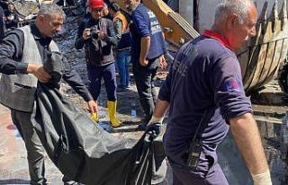 Mersin’deki mobilya atölyesinde çıkan yangında...