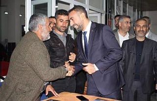 Milletvekili Adayı Eşin, seçim çalışmalarını...