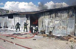 Mobilya atölyesinin kumaş dikim bölümü yandı