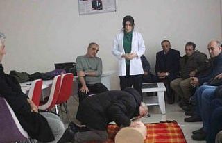 Muhtarlara ilk yardım eğitimi devam ediyor