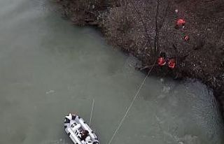 Munzur Çayı’na düşen kayıp 3 genci arama çalışmaları...