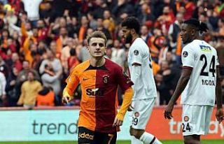 Nicholas Lawrence cezalı duruma düştü