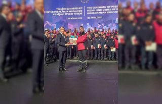 Niğde Belediyesi İtfaiye Müdürü Özmen’e ’Üstün...