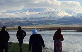 Nisan ayında Süphan Dağı beyaza büründü