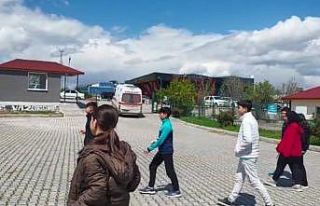 Öğrenciler 23 Nisan provasında fenalık geçirdi